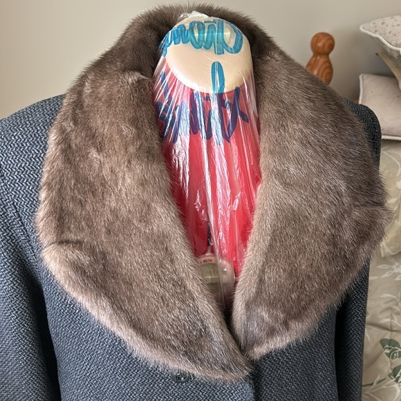 Vintage Winter coat 100% Pure Wool - Picture 3 of 5